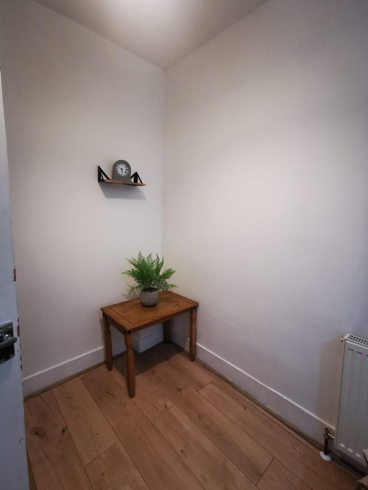 Modern 2 Bedroom And 2 Bath Aberdeen