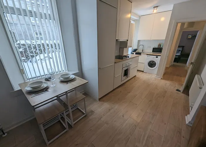Modern 2 Bedroom And 2 Bath Apartment