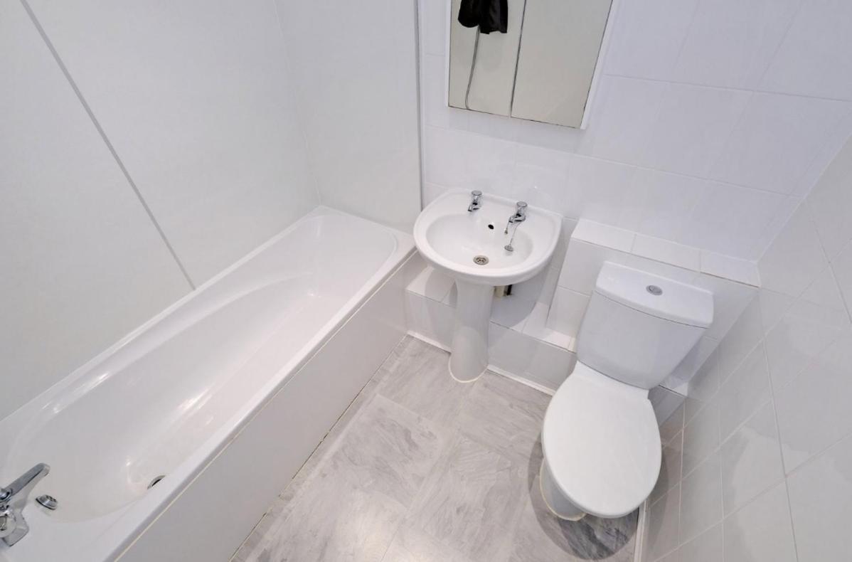 Modern 2 Bedroom And 2 Bath
