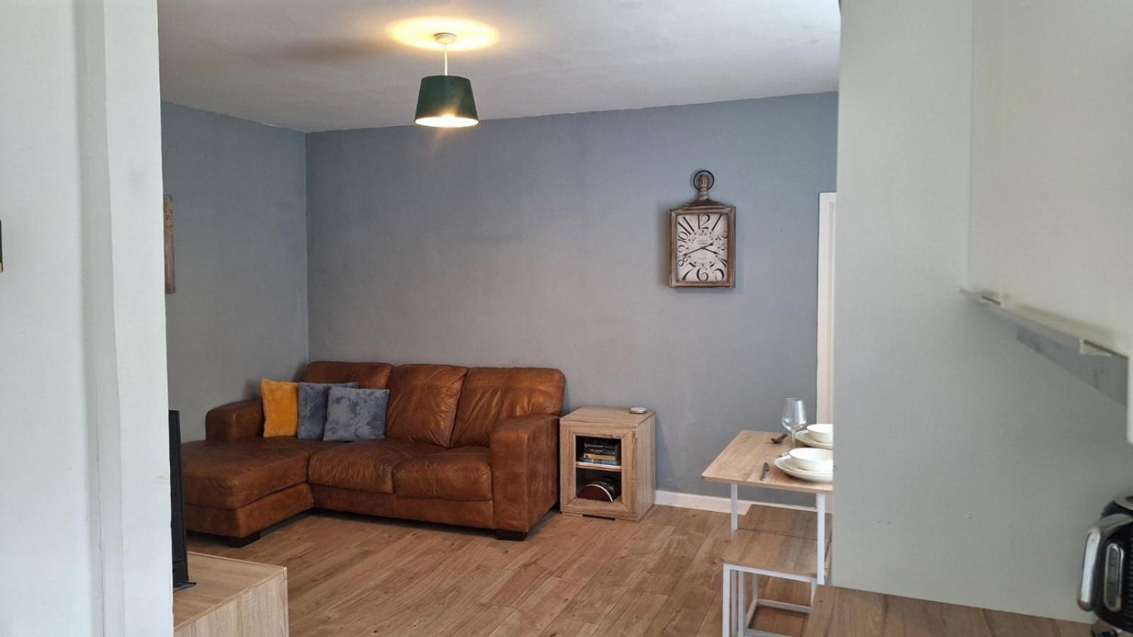 Apartment Modern 2 Bedroom And 2 Bath Aberdeen