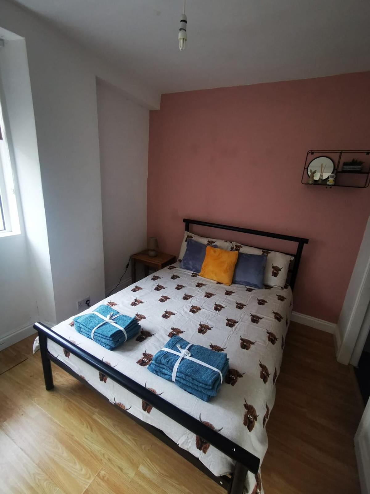 Modern 2 Bedroom And 2 Bath Apartment *