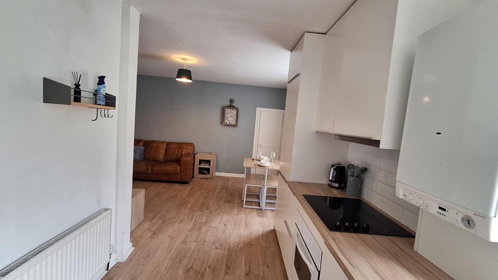 Apartment Modern 2 Bedroom And 2 Bath Aberdeen